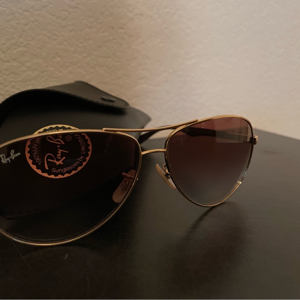 Ray-Ban aviators with case Gold Frame Sunglasses 😎